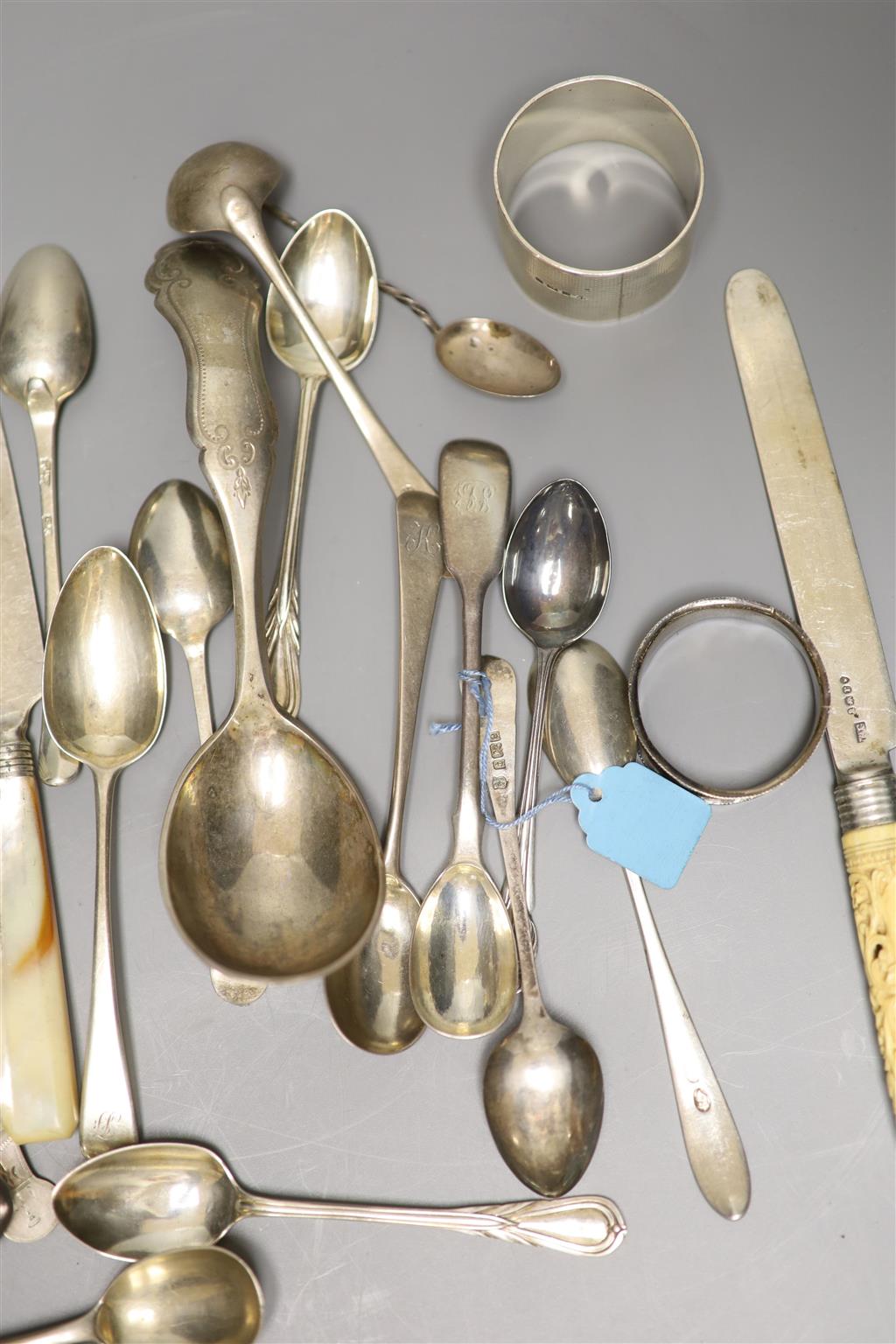 A mixed group of assorted silver and white metal items